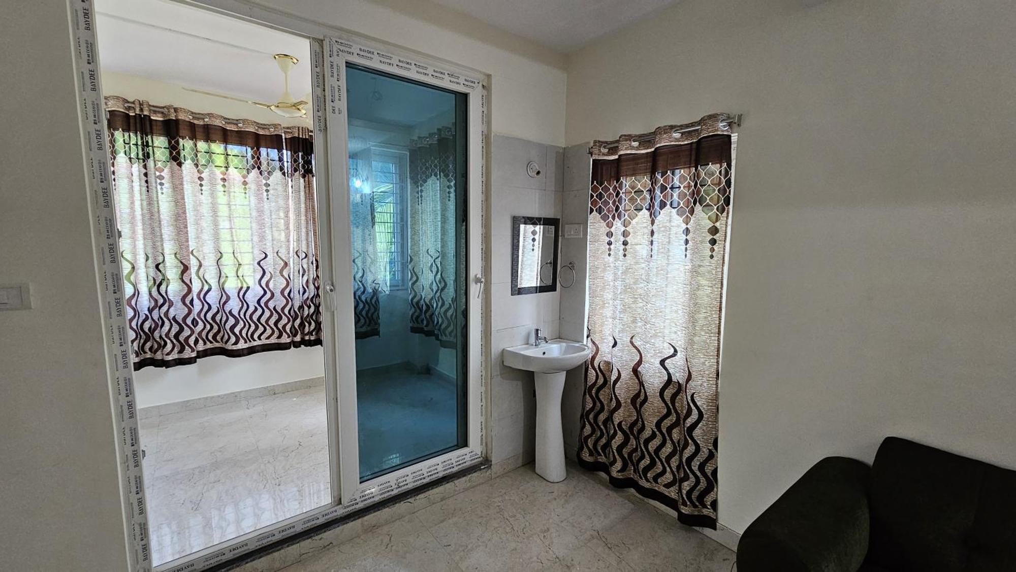 Vensa Homestay Puri Exterior foto